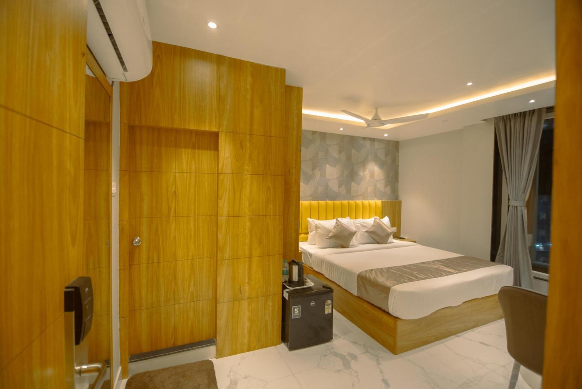 Hotel Dc Star Calcutta  Esterno foto