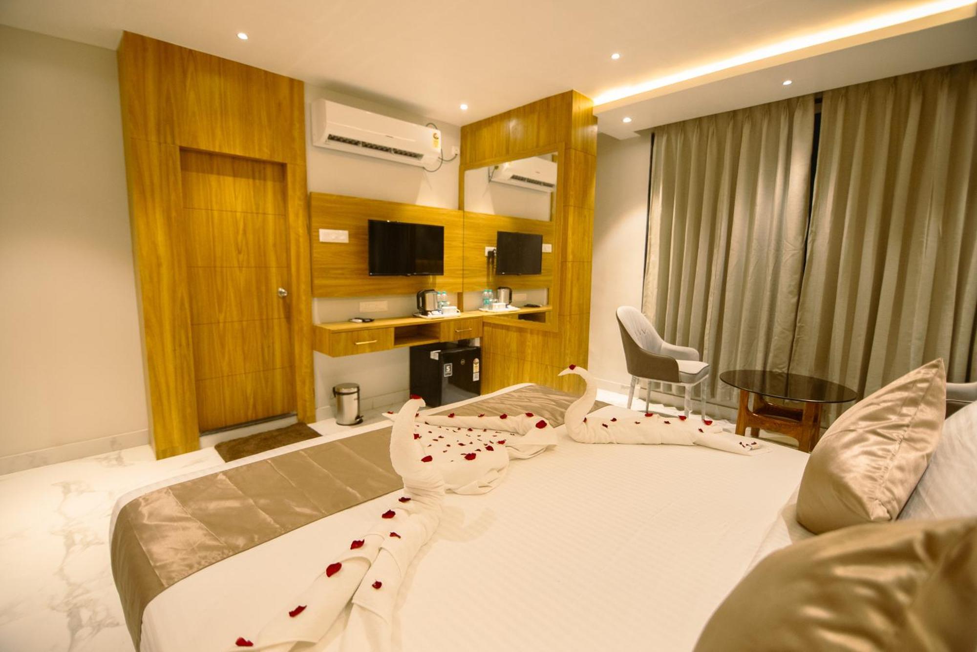 Hotel Dc Star Calcutta  Esterno foto