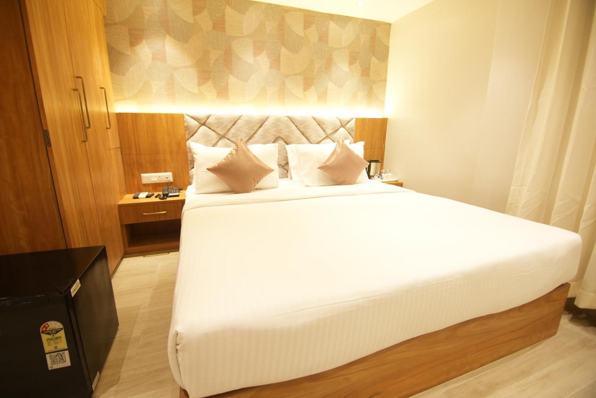 Hotel Dc Star Calcutta  Esterno foto