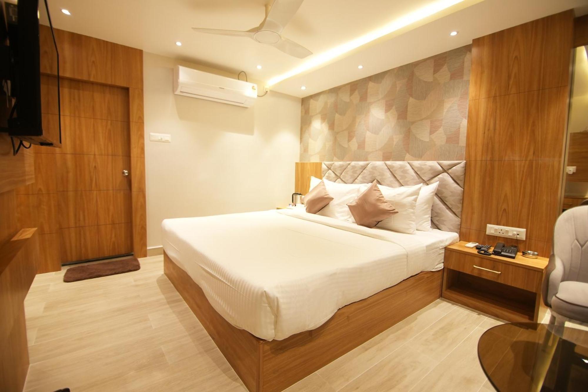 Hotel Dc Star Calcutta  Esterno foto