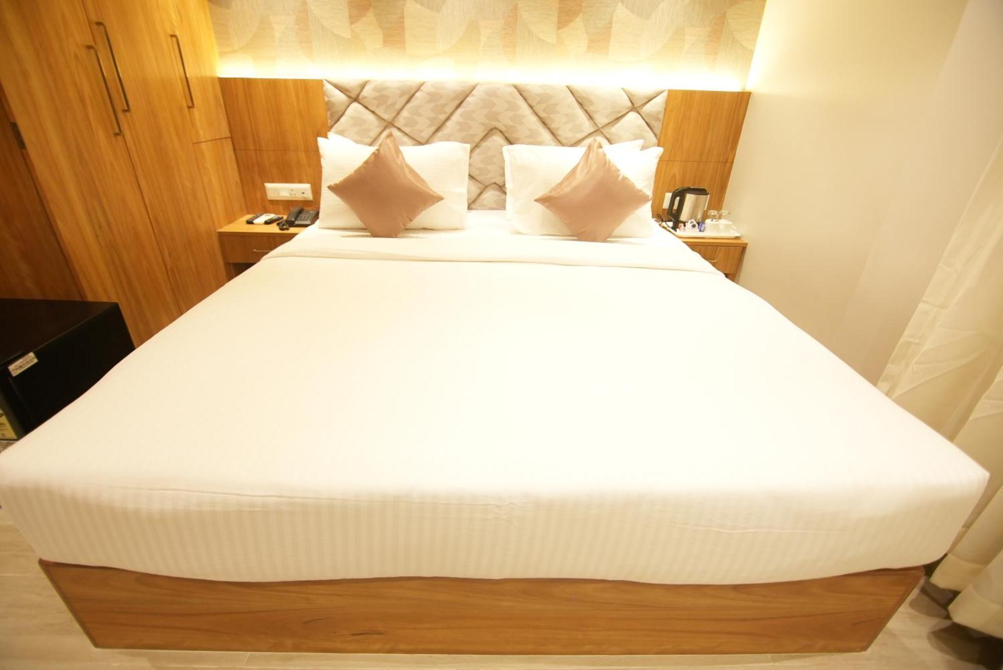 Hotel Dc Star Calcutta  Esterno foto