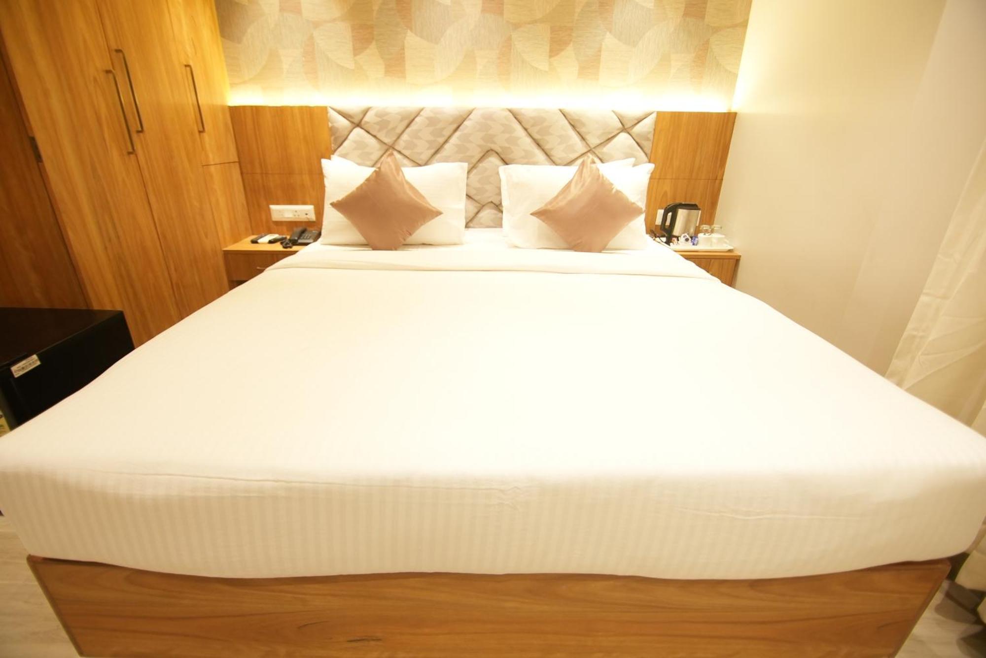 Hotel Dc Star Calcutta  Esterno foto