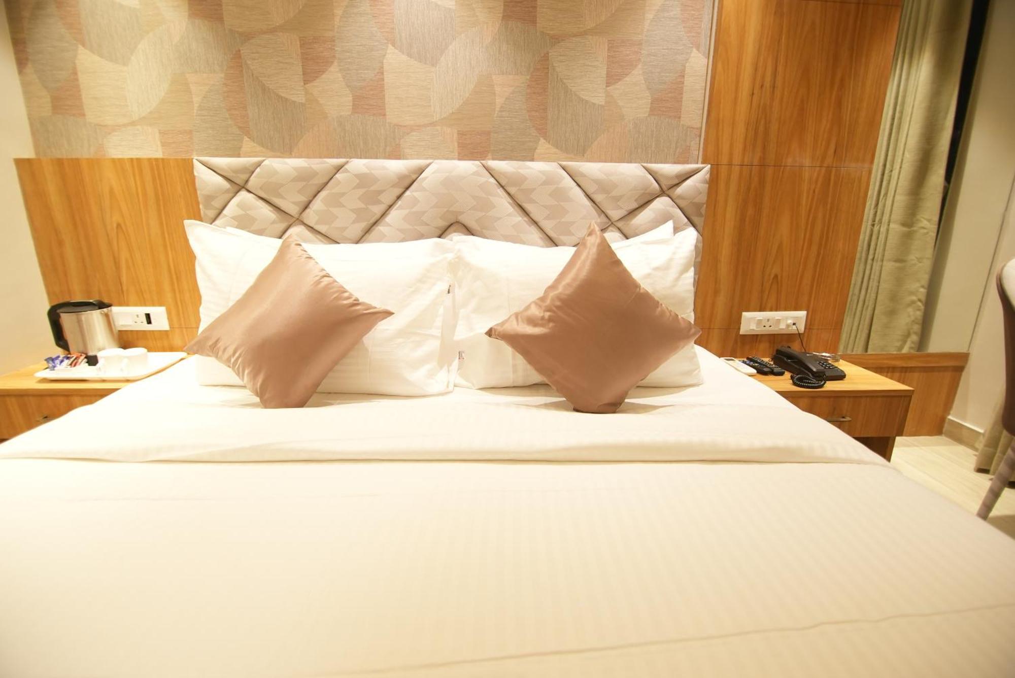Hotel Dc Star Calcutta  Esterno foto